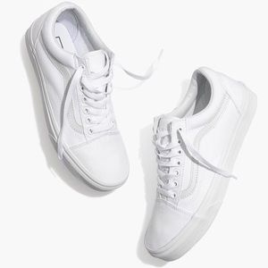 Vans Unisex Old Skool Lace-Up Sneakers